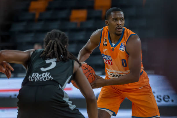 的多重角色 的多重角色